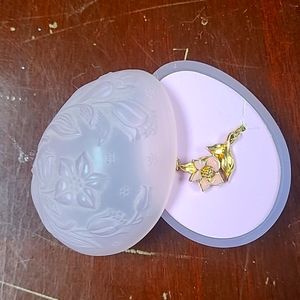 Avon Easter egg and flower necklace